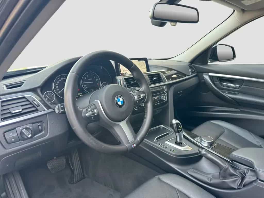 BMW 320 iT Luxury AD.LED CARPLAY PANO LEDER KAMERA 05/2019-photo-15