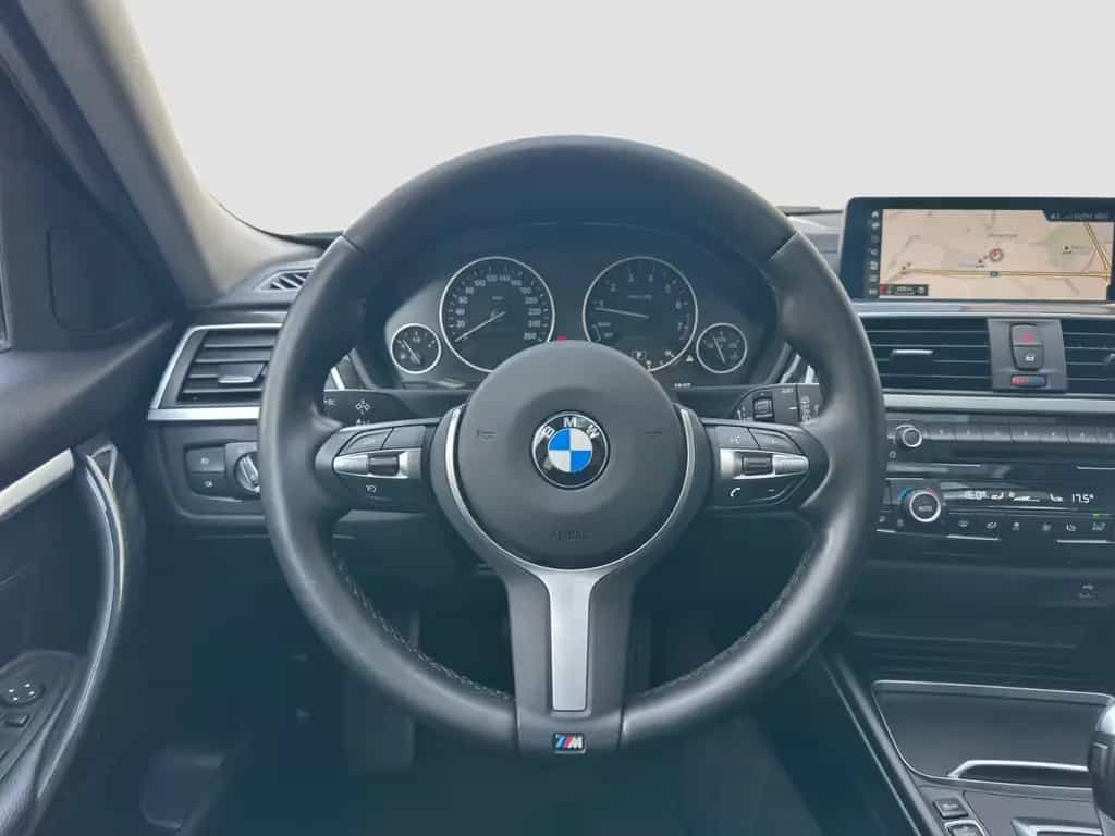 BMW 320 iT Luxury AD.LED CARPLAY PANO LEDER KAMERA 05/2019-photo-17