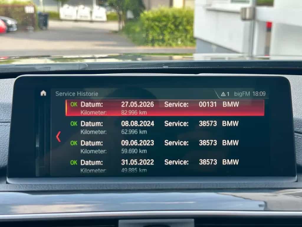 BMW 320 iT Luxury AD.LED CARPLAY PANO LEDER KAMERA 05/2019-photo-22
