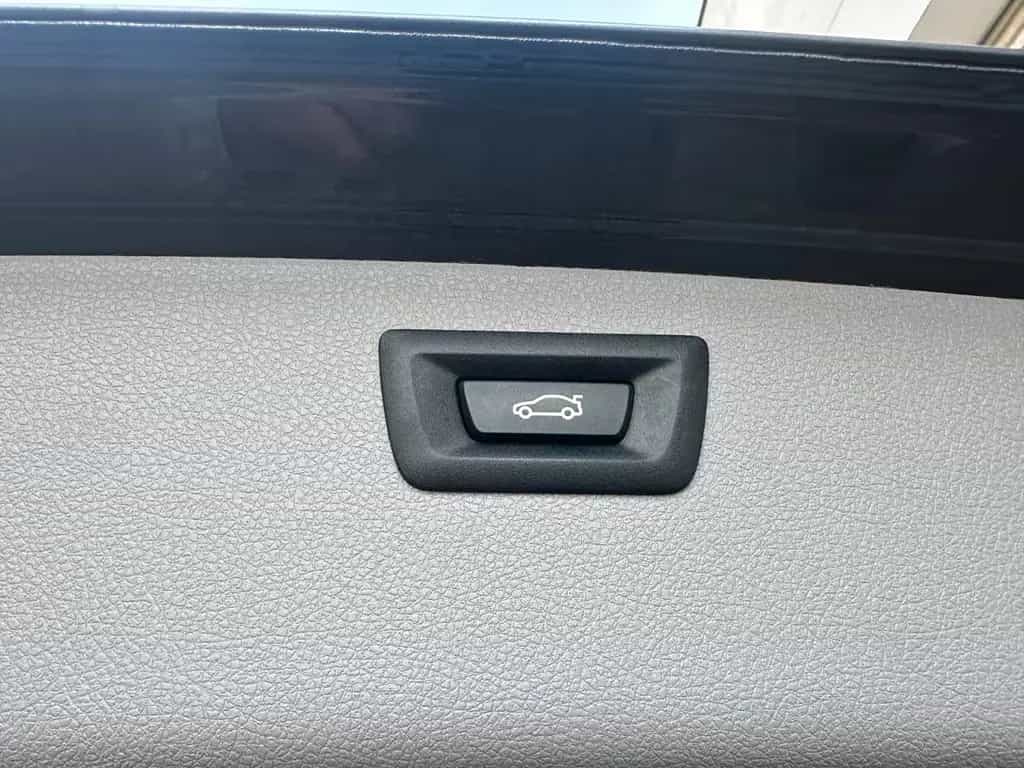 BMW 320 iT Luxury AD.LED CARPLAY PANO LEDER KAMERA 05/2019-photo-31