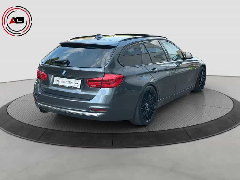 BMW 320 iT Luxury AD.LED CARPLAY PANO LEDER KAMERA 05/2019-photo-4