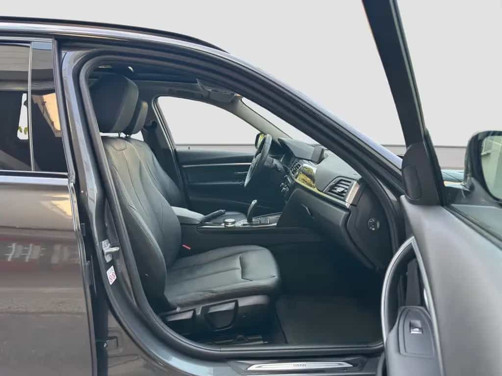 BMW 320 iT Luxury AD.LED CARPLAY PANO LEDER KAMERA 05/2019-photo-8
