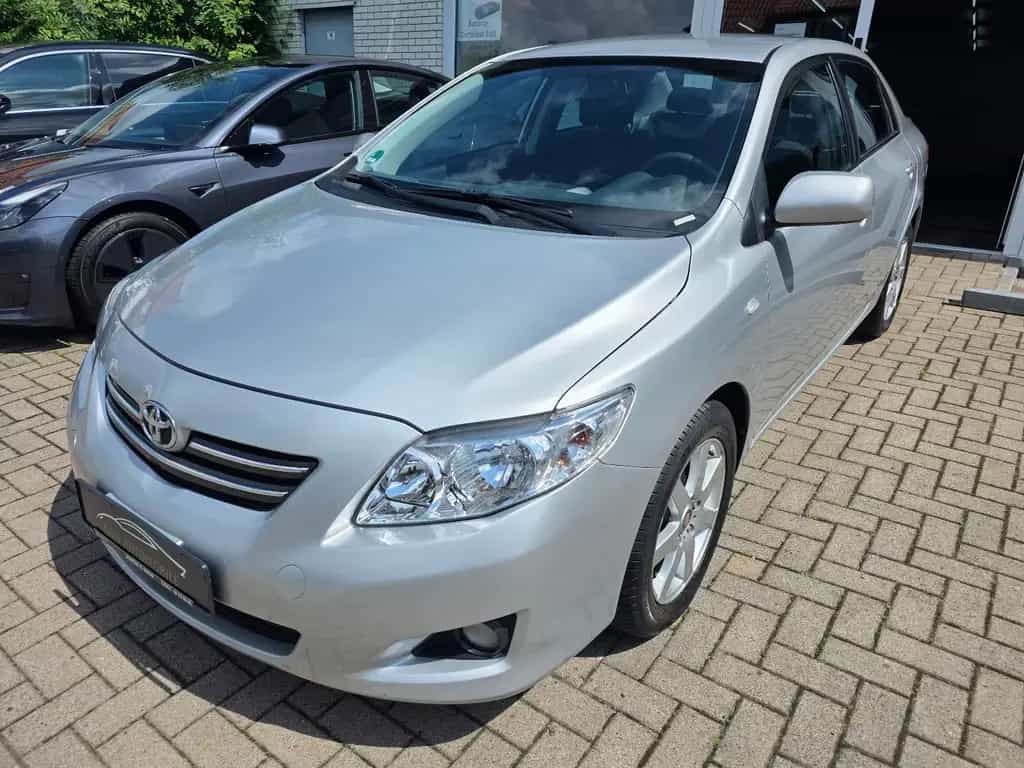 Toyota Corolla 1.6 Luna 29TKM! TÜV 03/28! 01/2011-photo-0