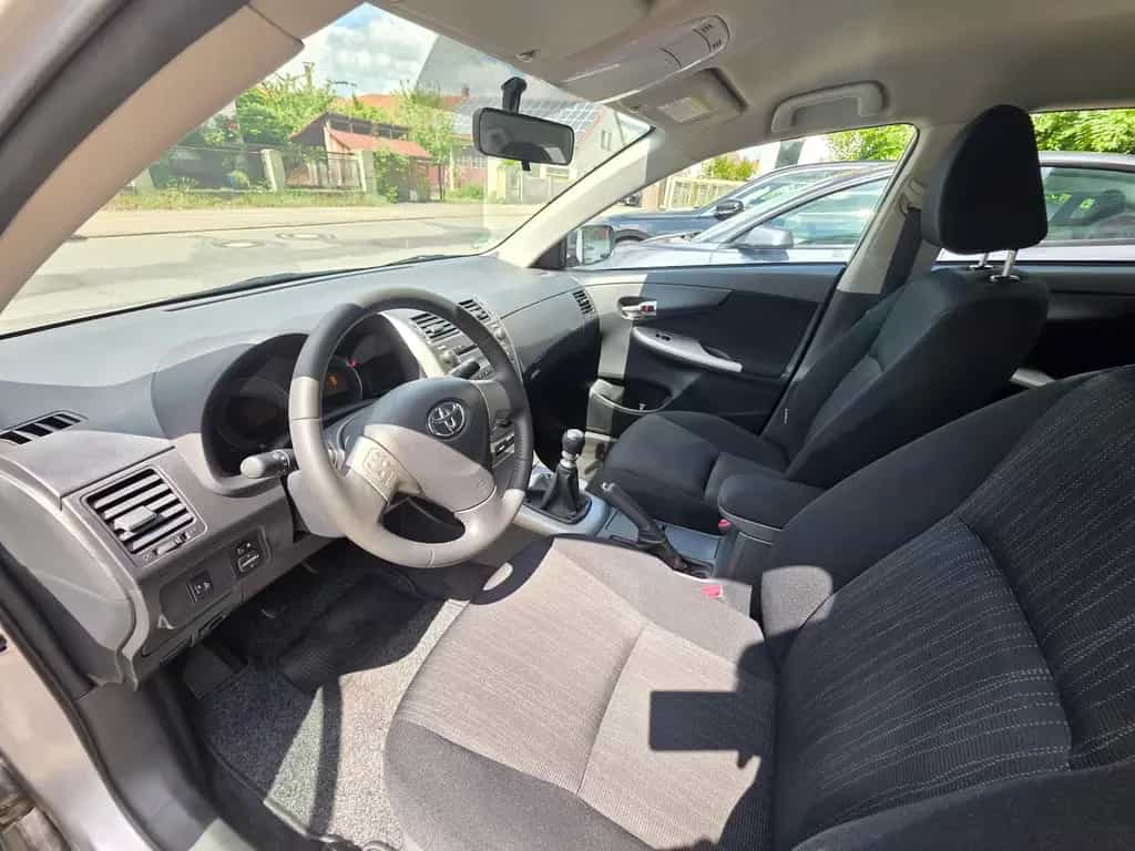 Toyota Corolla 1.6 Luna 29TKM! TÜV 03/28! 01/2011-photo-8
