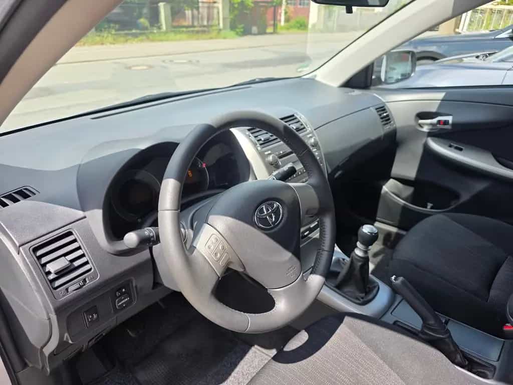 Toyota Corolla 1.6 Luna 29TKM! TÜV 03/28! 01/2011-photo-9