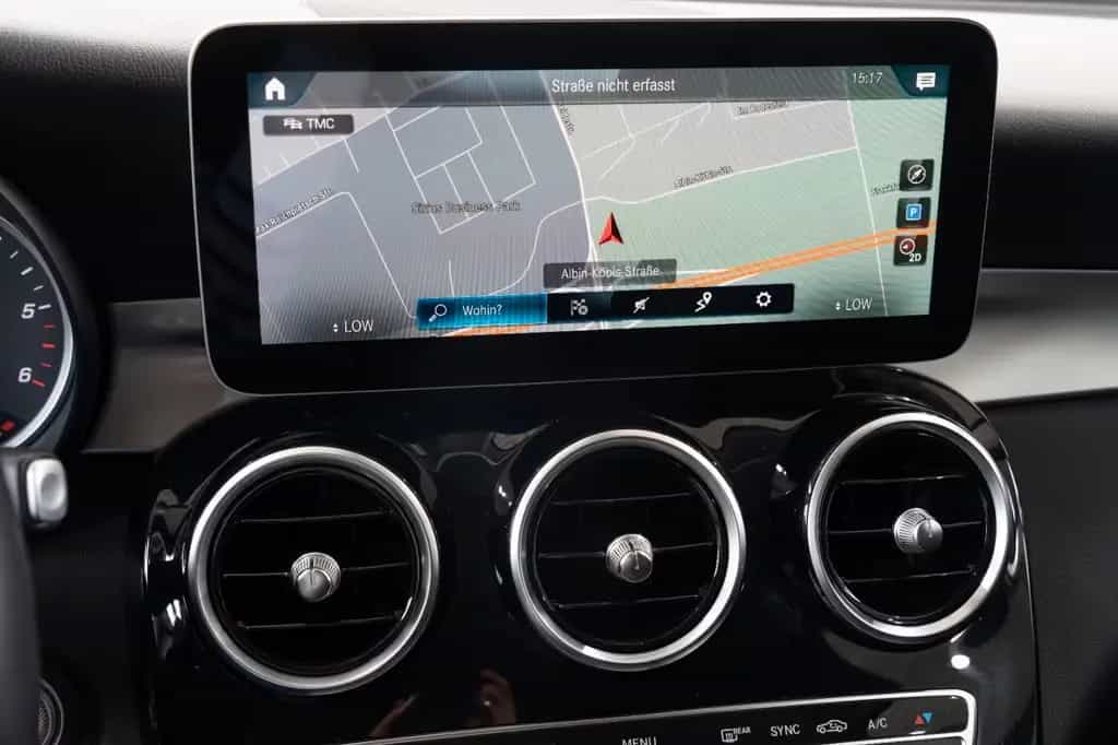 Mercedes-Benz GLC 200 d 4Matic*LED-HIGH-PERF*NAVI*PDC*1.HAND 08/2020-photo-17