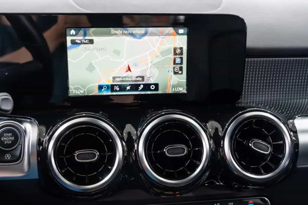 Mercedes-Benz GLB 200 d 4M*MULTIBEAM*HEAD-UP*LEDER*NAVI*360°KA 12/2020-photo-14