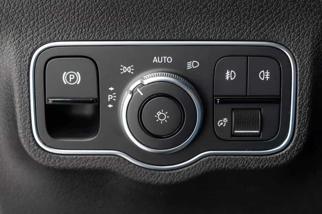 Mercedes-Benz GLB 200 d 4M*MULTIBEAM*HEAD-UP*LEDER*NAVI*360°KA 12/2020-photo-17