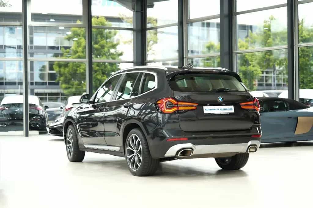 BMW X3 xDr 20i Luxury Line*LEDER*NAVI*LED*20"LM*1.HD 11/2021-photo-2