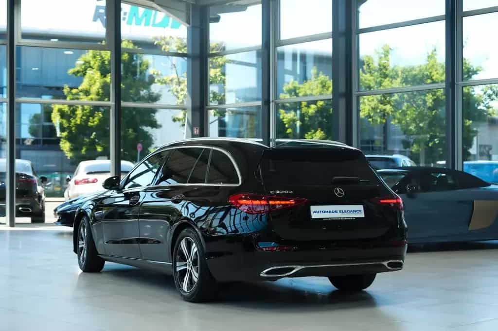 Mercedes-Benz C 220 d T*AVANTGRADE*LEDER*NAVI+*PANO*LED*DAB 03/2022-photo-2
