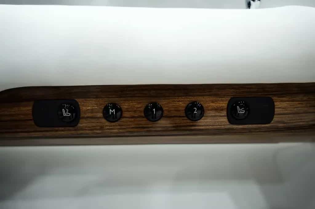 Rolls-Royce Dawn *BESPOKE*MASSAGE*HEAD-UP*21"LM*TV*SOFT-CLOSE 09/2016-photo-17