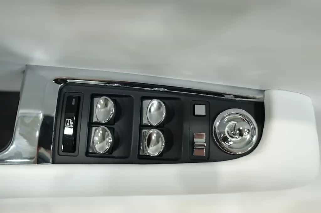 Rolls-Royce Dawn *BESPOKE*MASSAGE*HEAD-UP*21"LM*TV*SOFT-CLOSE 09/2016-photo-25