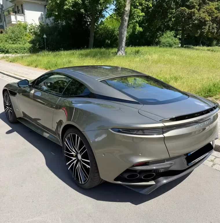 Aston Martin DBS Superleggera V12 /Arden Green /Carbon /B&O 07/2021-photo-8
