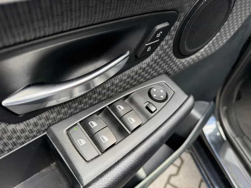 BMW 218 i AUTOMATIK/NAVI/KLIMAA/TEMPOMAT* 12/2015-photo-9