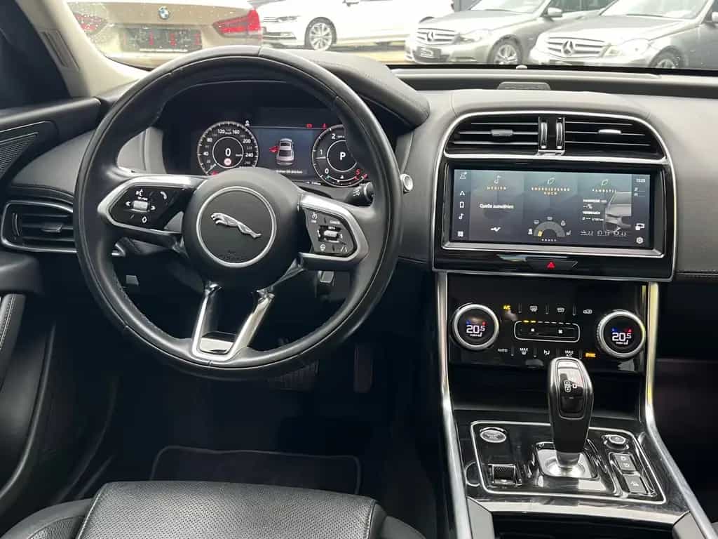 Jaguar XE S/LEDER/NAVI/TEMPOMAT/AUTOMATIK/DAB/MEMORY 04/2021-photo-15