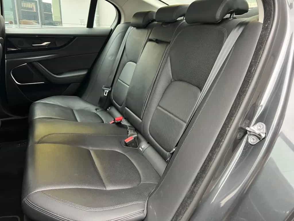 Jaguar XE S/LEDER/NAVI/TEMPOMAT/AUTOMATIK/DAB/MEMORY 04/2021-photo-17