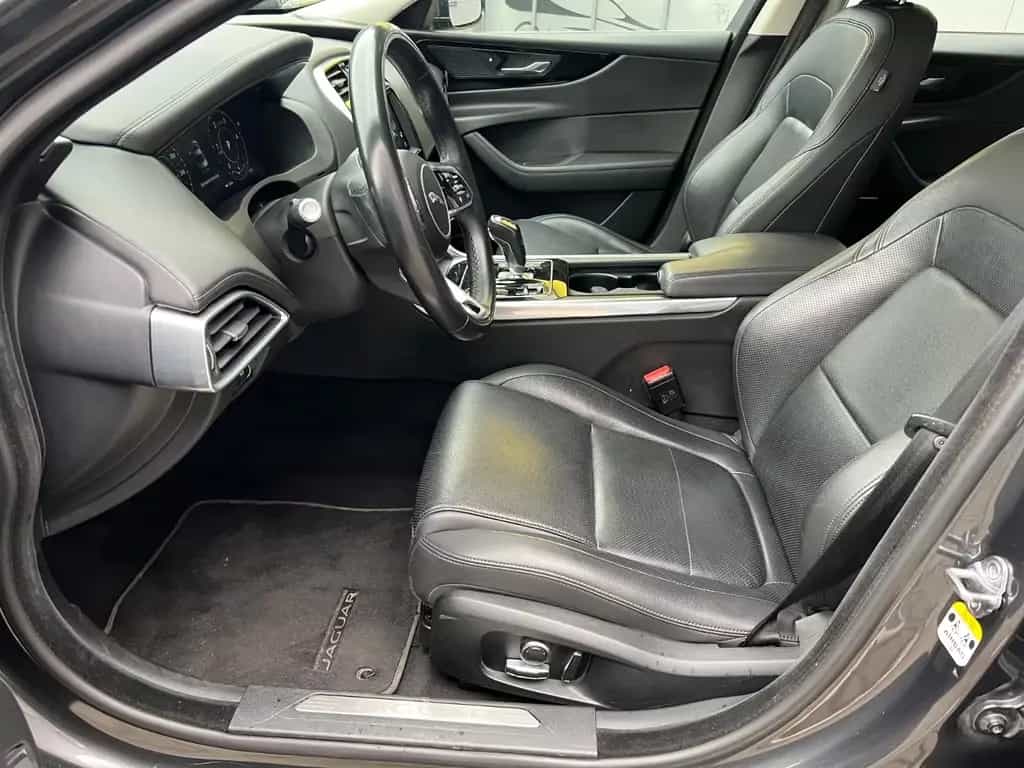 Jaguar XE S/LEDER/NAVI/TEMPOMAT/AUTOMATIK/DAB/MEMORY 04/2021-photo-9