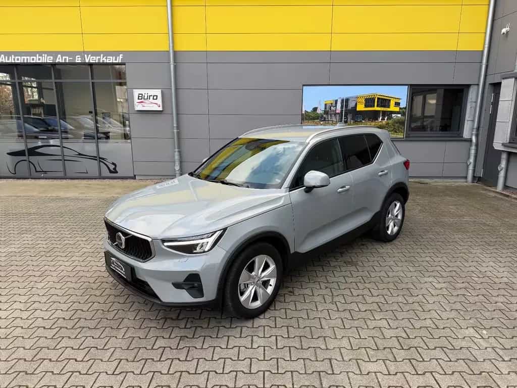 Volvo XC40 Core 2WD/SHZ/KLIMA/AUTOMATIK/LED/ 08/2023-photo-0