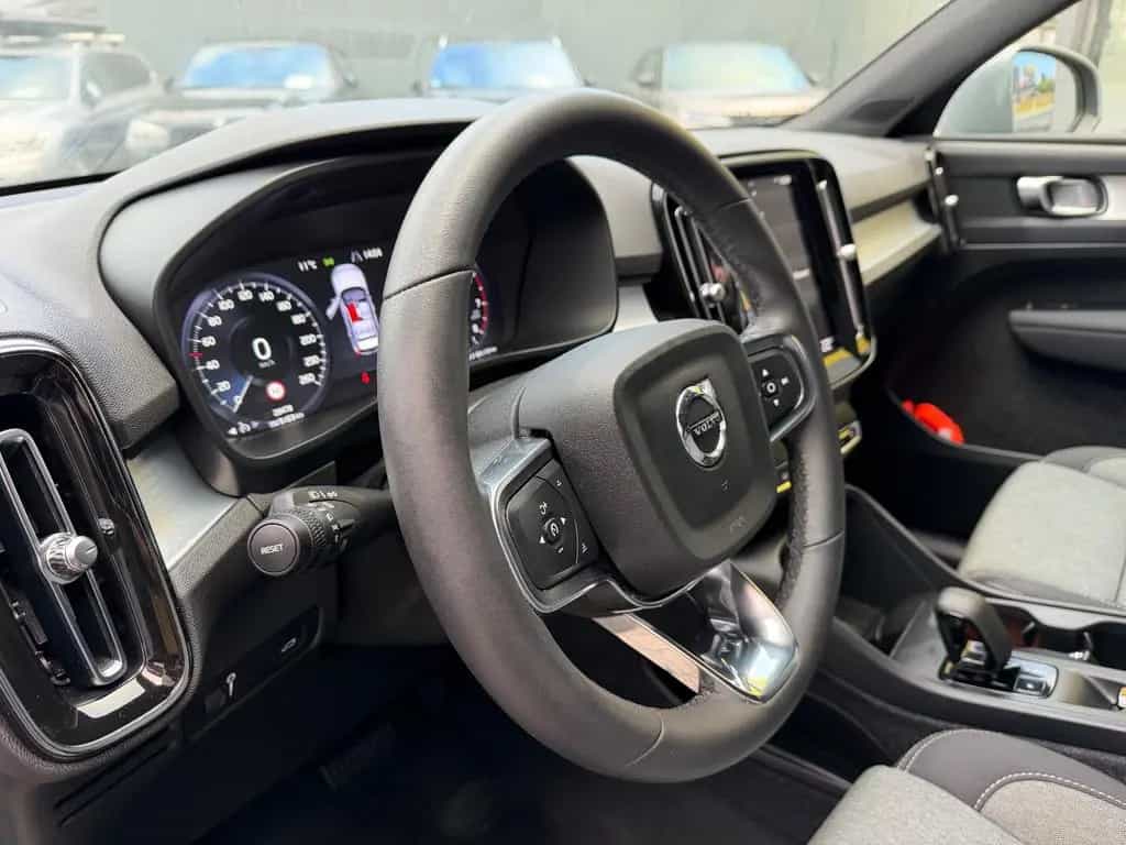 Volvo XC40 Core 2WD/SHZ/KLIMA/AUTOMATIK/LED/ 08/2023-photo-13