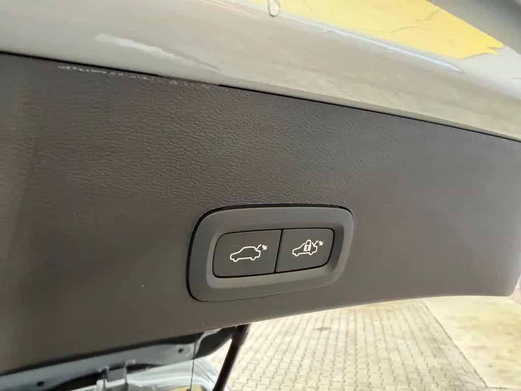 Volvo XC40 Core 2WD/SHZ/KLIMA/AUTOMATIK/LED/ 08/2023-photo-21
