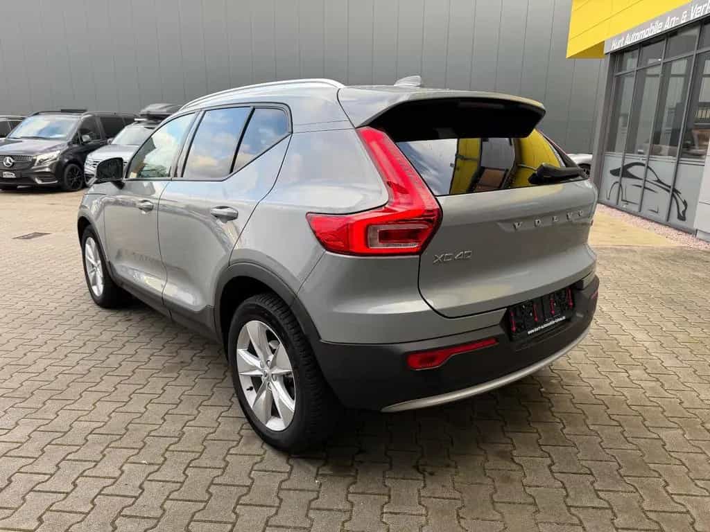 Volvo XC40 Core 2WD/SHZ/KLIMA/AUTOMATIK/LED/ 08/2023-photo-3