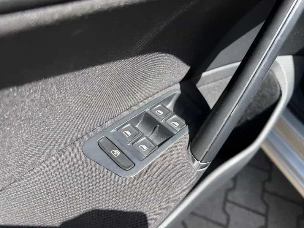 Volkswagen Golf VII Variant Comfortline/SHZ/KLIMAA*/PDC/AHK 11/2014-photo-9