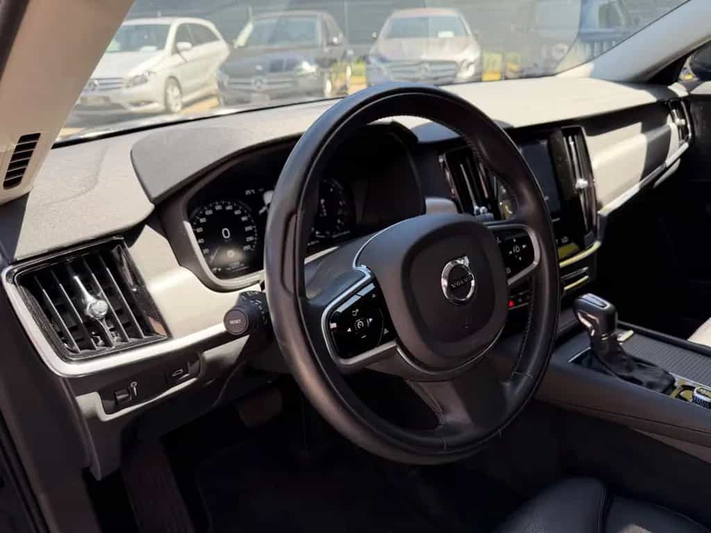 Volvo V90 Kombi Momentum/KAMERA/LEDER/AUTOMATIK/PANO/ 11/2018-photo-13