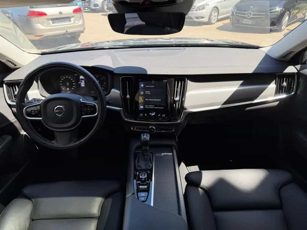 Volvo V90 Kombi Momentum/KAMERA/LEDER/AUTOMATIK/PANO/ 11/2018-photo-15