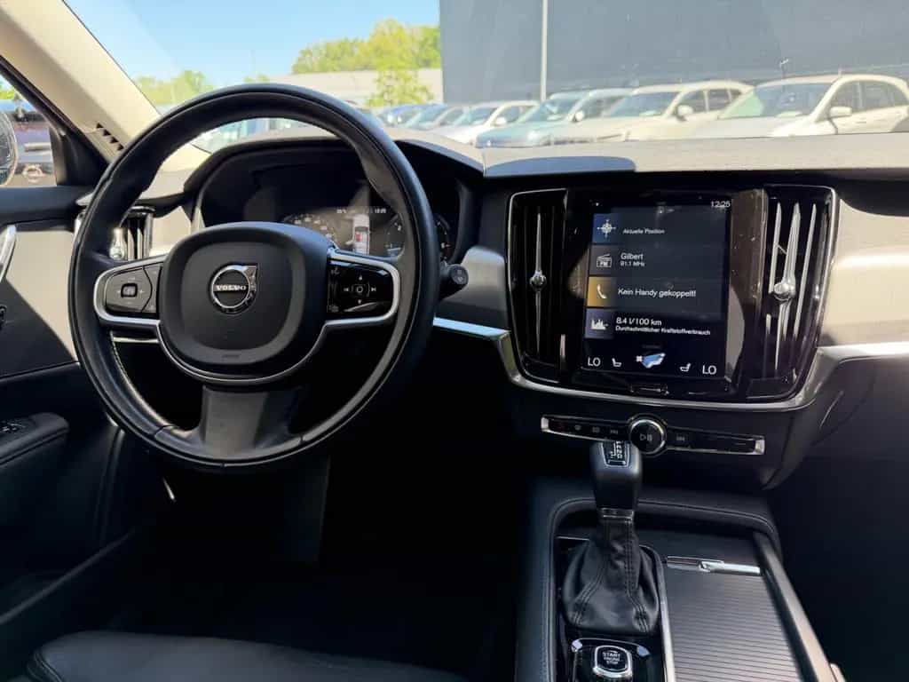Volvo V90 Kombi Momentum/KAMERA/LEDER/AUTOMATIK/PANO/ 11/2018-photo-17