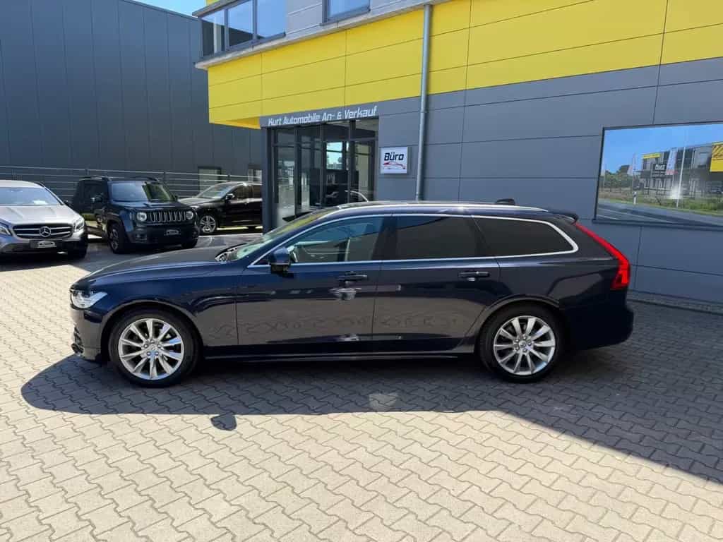 Volvo V90 Kombi Momentum/KAMERA/LEDER/AUTOMATIK/PANO/ 11/2018-photo-2