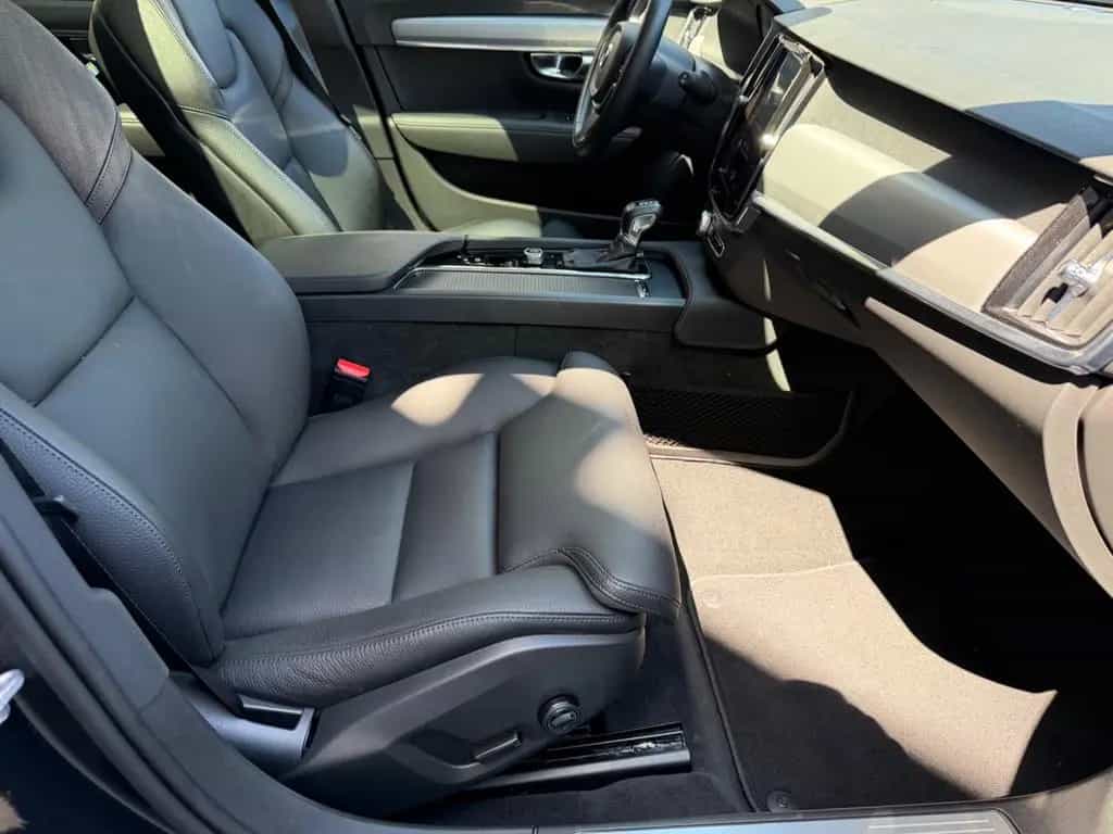 Volvo V90 Kombi Momentum/KAMERA/LEDER/AUTOMATIK/PANO/ 11/2018-photo-28