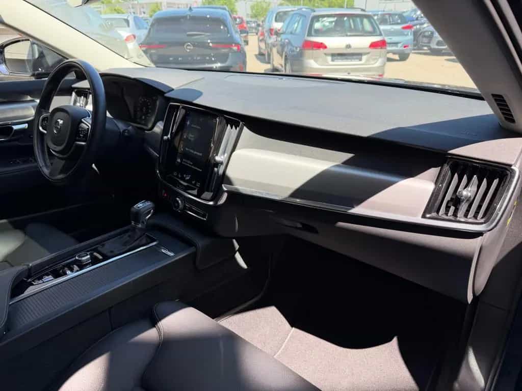 Volvo V90 Kombi Momentum/KAMERA/LEDER/AUTOMATIK/PANO/ 11/2018-photo-30