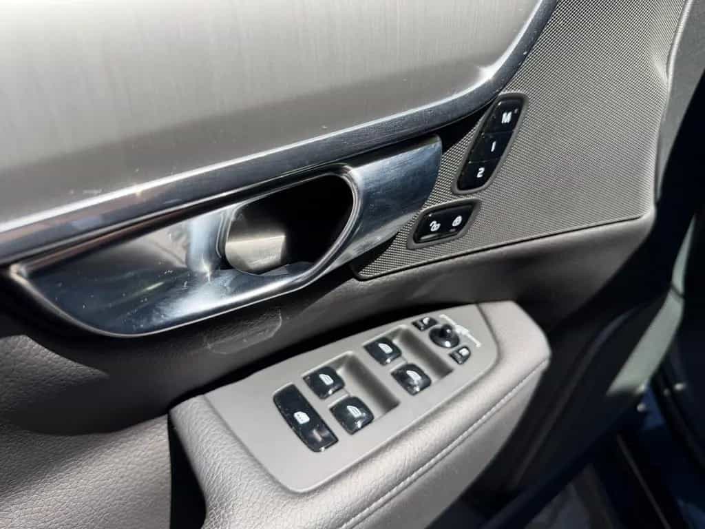 Volvo V90 Kombi Momentum/KAMERA/LEDER/AUTOMATIK/PANO/ 11/2018-photo-9