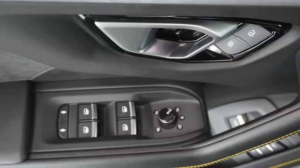 Lamborghini Urus 4.0 NIGHT*FOND*ADAS*MASSAGE*22*FULL-OPTIONS 11/2018-photo-23