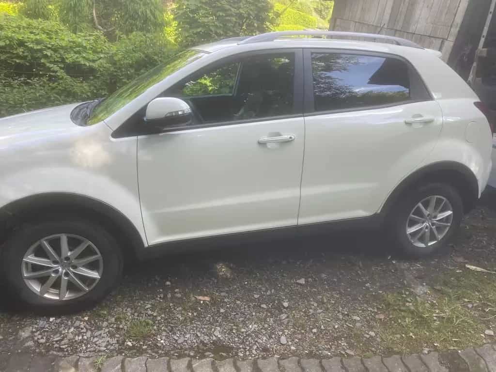 Ssangyong Korando Diesel Automatik AHK Leder Schiebedach 05/2013-photo-1
