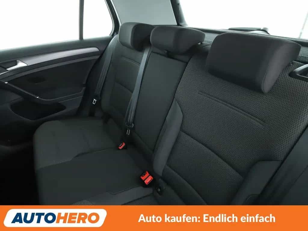 Volkswagen Golf VII 1.0 TSI Comfortline BMT *PDC*SHZ*KLIMA* 09/2017-photo-13