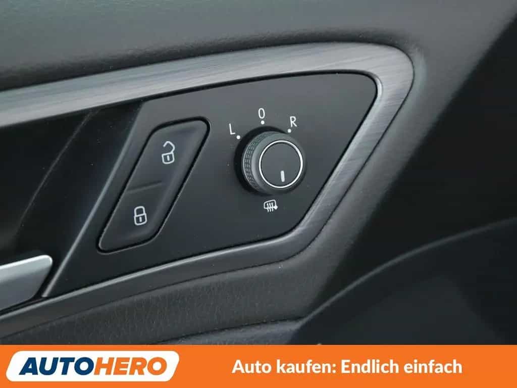 Volkswagen Golf VII 1.0 TSI Comfortline BMT *PDC*SHZ*KLIMA* 09/2017-photo-24