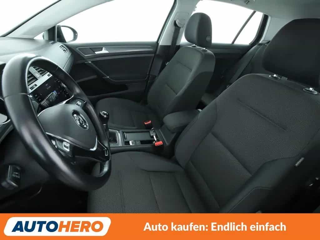 Volkswagen Golf VII 1.0 TSI Comfortline BMT *PDC*SHZ*KLIMA* 09/2017-photo-9
