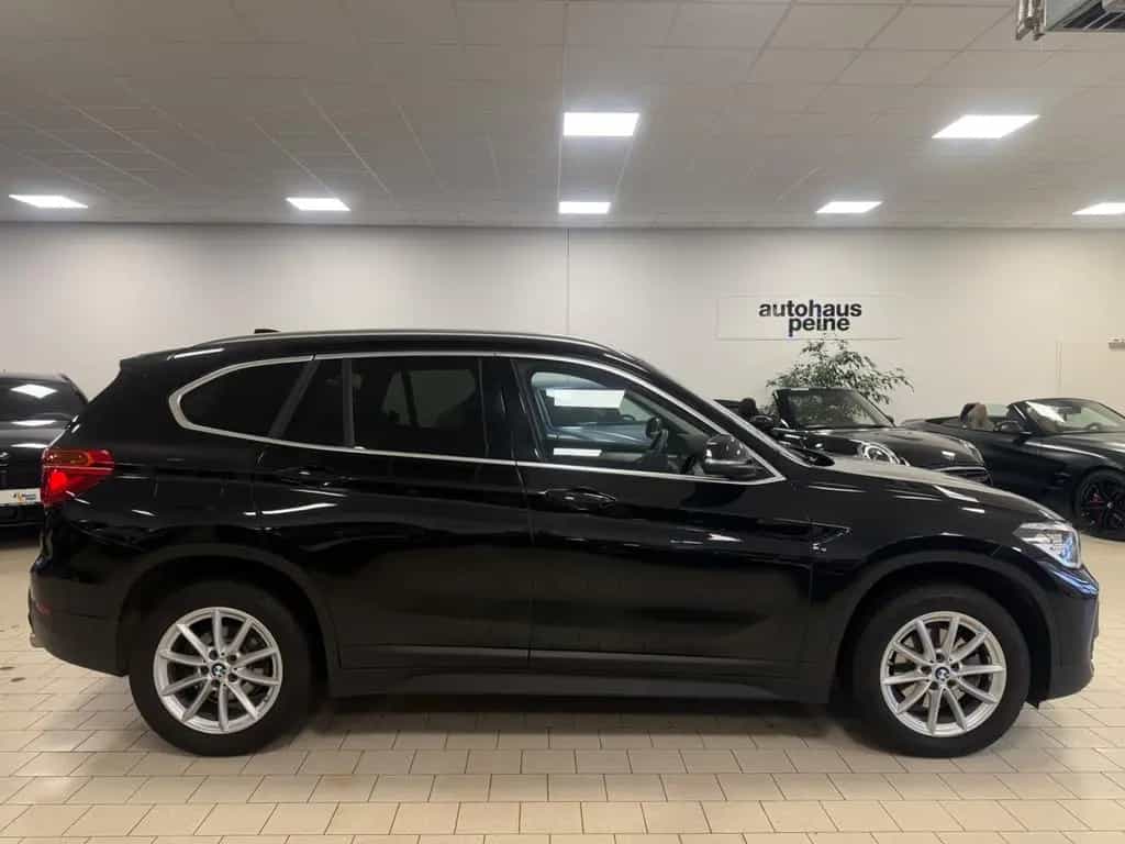 BMW X1 sDrive Aut/Driv&Stau&ParkAss/Stop&Go/Pan/Memo 08/2021-photo-10