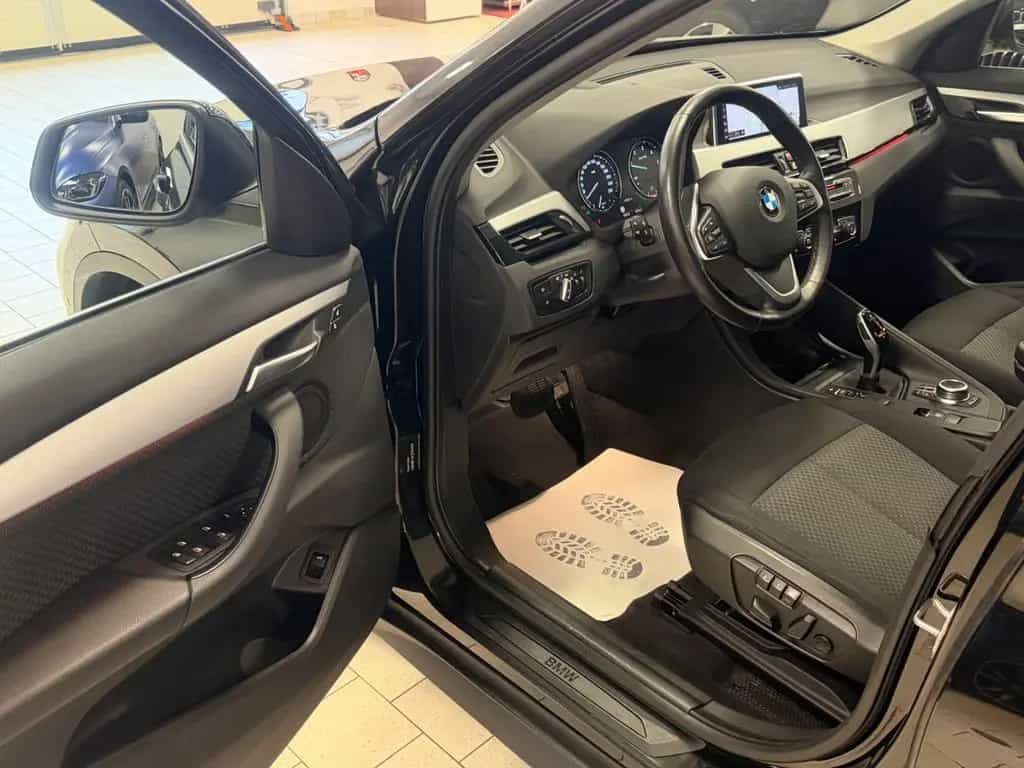 BMW X1 sDrive Aut/Driv&Stau&ParkAss/Stop&Go/Pan/Memo 08/2021-photo-12