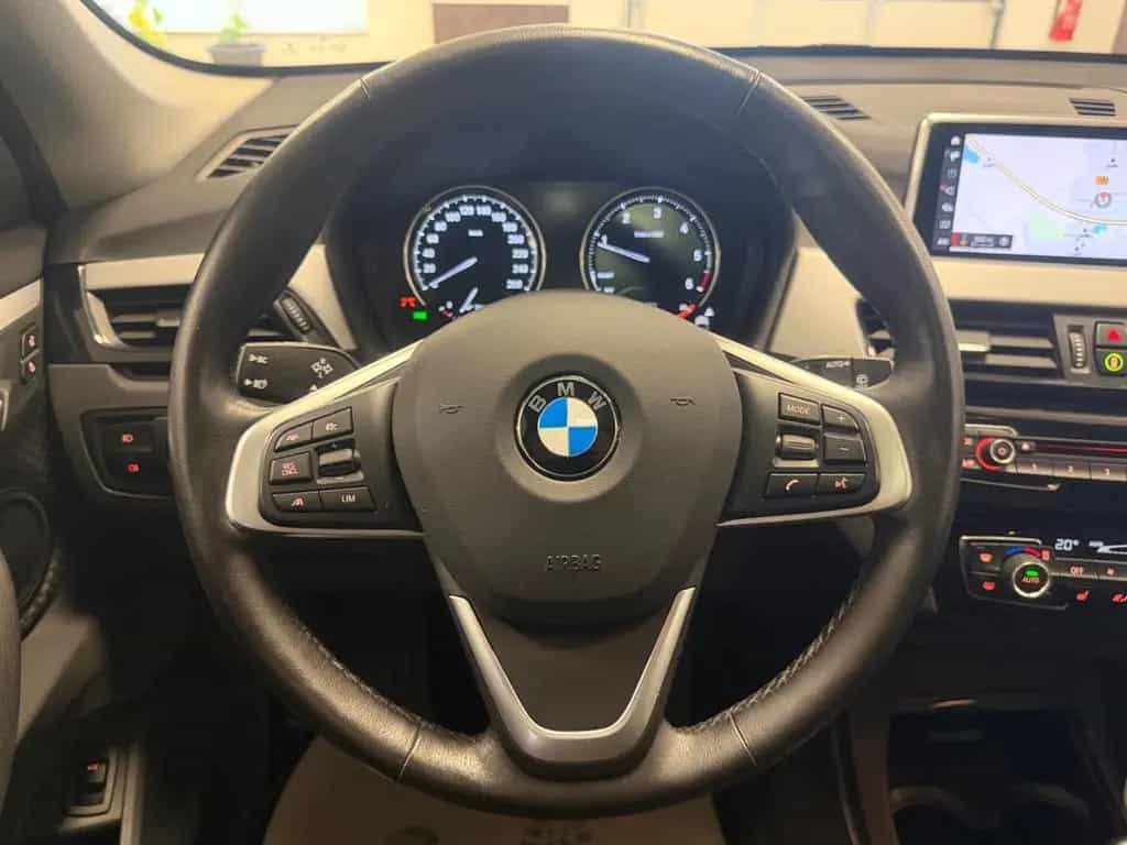 BMW X1 sDrive Aut/Driv&Stau&ParkAss/Stop&Go/Pan/Memo 08/2021-photo-16