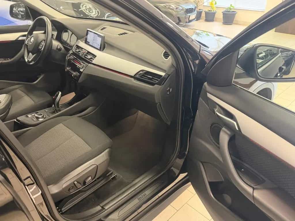 BMW X1 sDrive Aut/Driv&Stau&ParkAss/Stop&Go/Pan/Memo 08/2021-photo-25