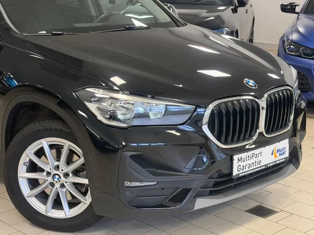 BMW X1 sDrive Aut/Driv&Stau&ParkAss/Stop&Go/Pan/Memo 08/2021-photo-3