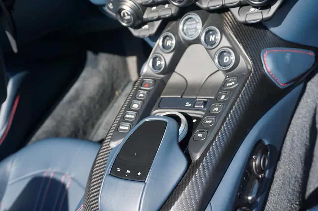 Aston Martin V8 Vantage 4.0 V8 Roadster - 09/2021-photo-13