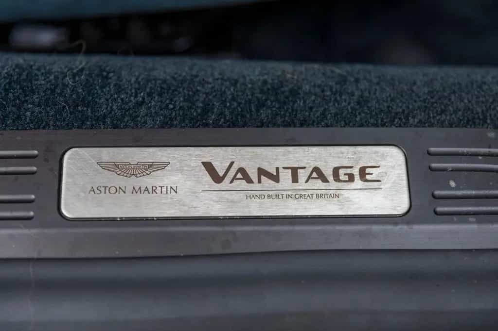 Aston Martin V8 Vantage 4.0 V8 Roadster - 09/2021-photo-5