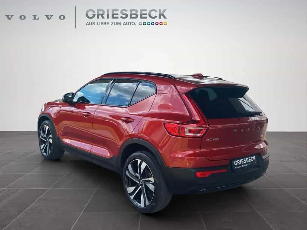 Volvo XC40 B3 Plus Dark AHK*LED*Navi*SHZ*Winterp.*Kam. 05/2023-photo-2