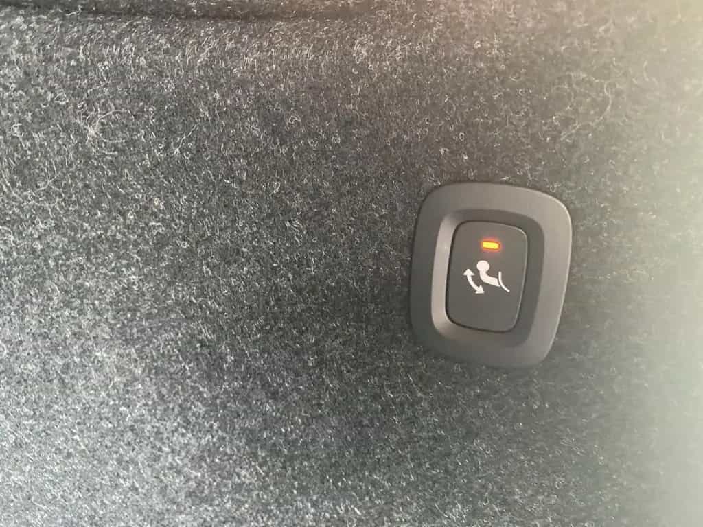 Volvo XC40 B3 Plus Dark AHK*LED*Navi*SHZ*Winterp.*Kam. 05/2023-photo-20