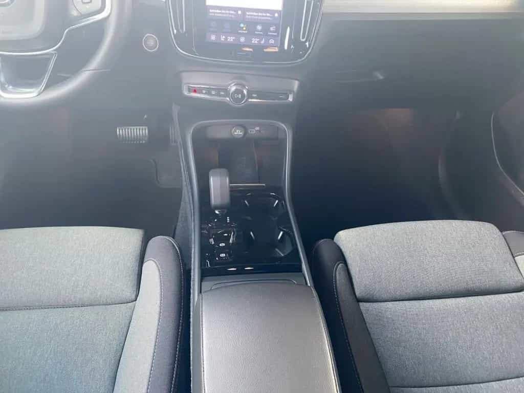 Volvo XC40 B3 Plus Dark AHK*LED*Navi*SHZ*Winterp.*Kam. 05/2023-photo-8