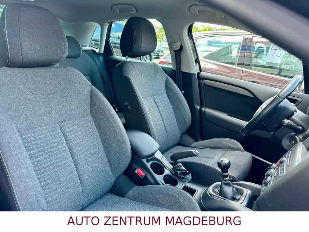 Citroën C4 Lim. Selection*KLIMA*TEMPO*PDC* 07/2016-photo-14