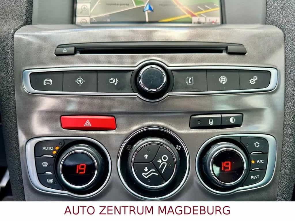 Citroën C4 Lim. Selection*KLIMA*TEMPO*PDC* 07/2016-photo-22